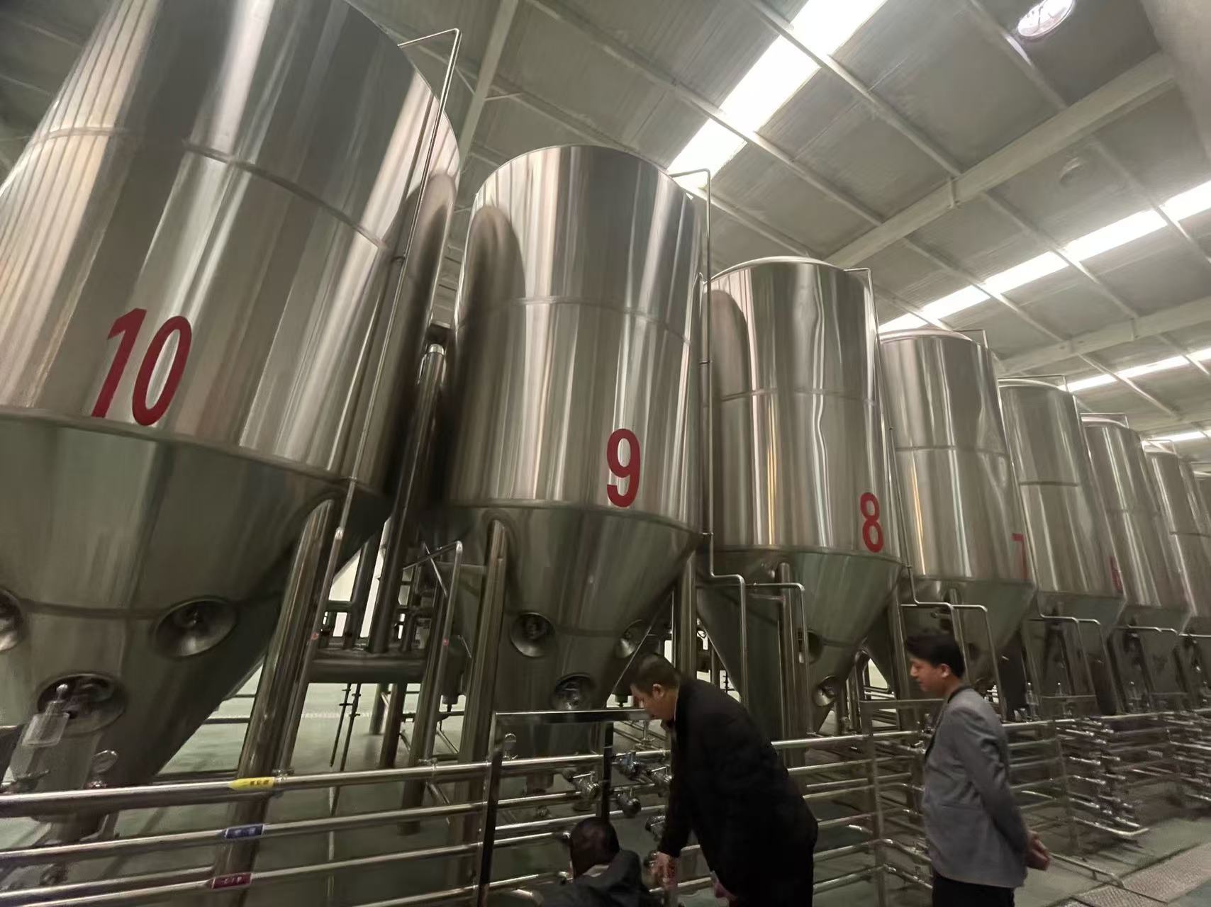 潮安精酿啤酒设备厂—平面布置、设备设计、制造、调试、培训等一条龙服务